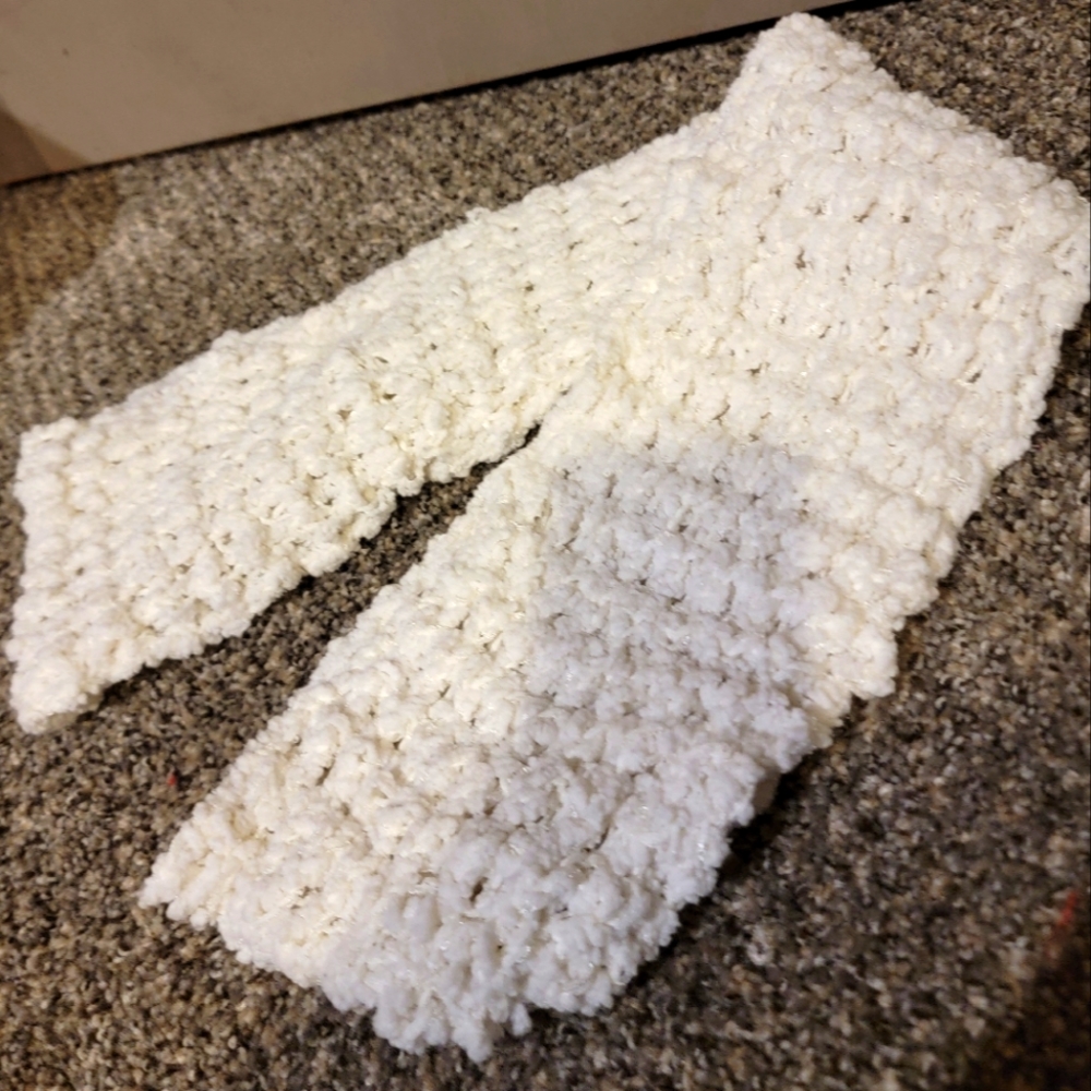 Soft white cream knitted Scarf!